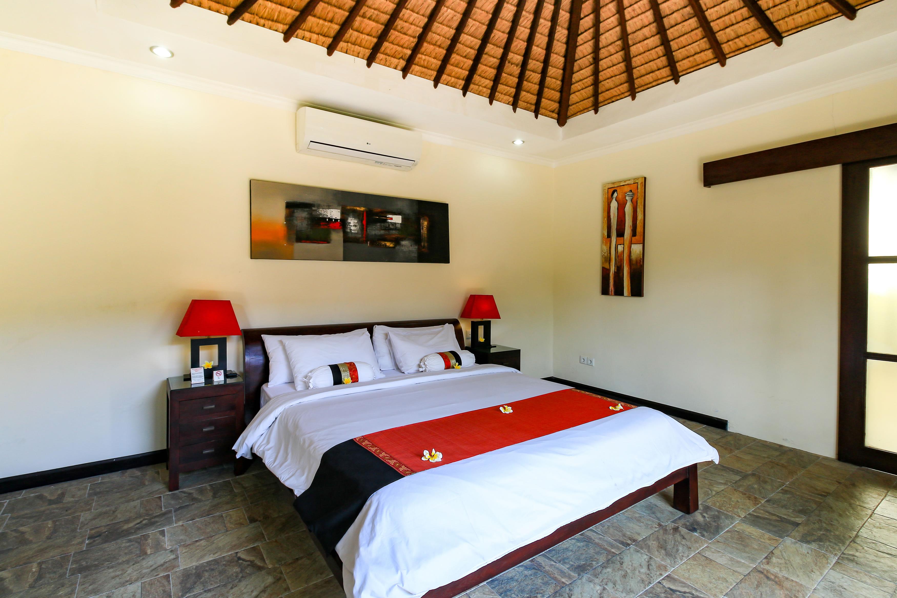Aleesha And Resor Sanur (Bali)