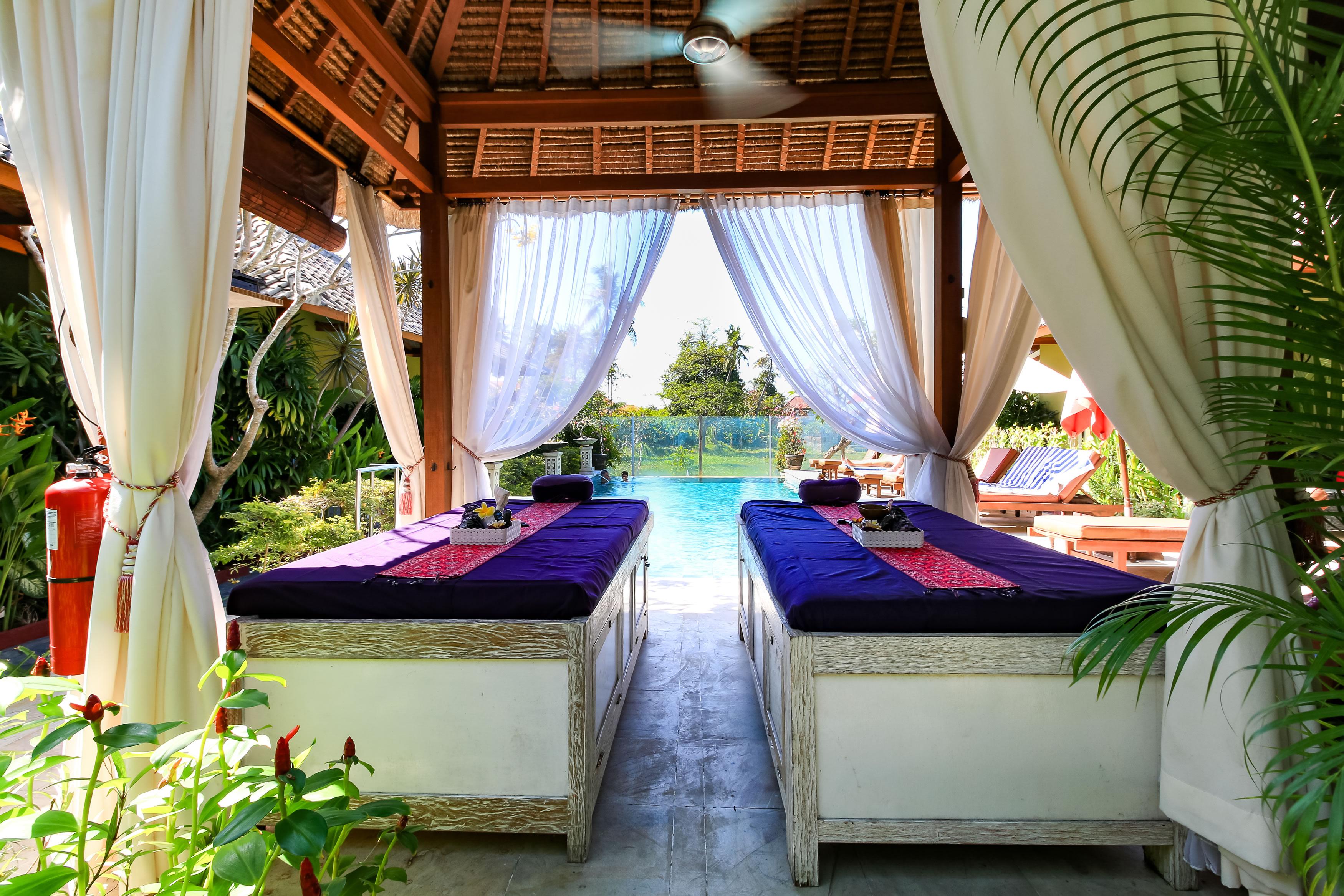 Aleesha And Sanur
