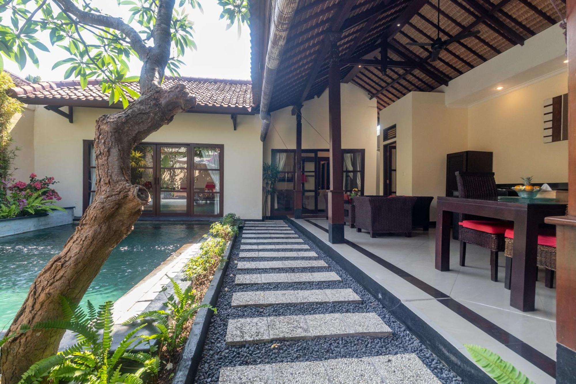 Aleesha And 4* Sanur