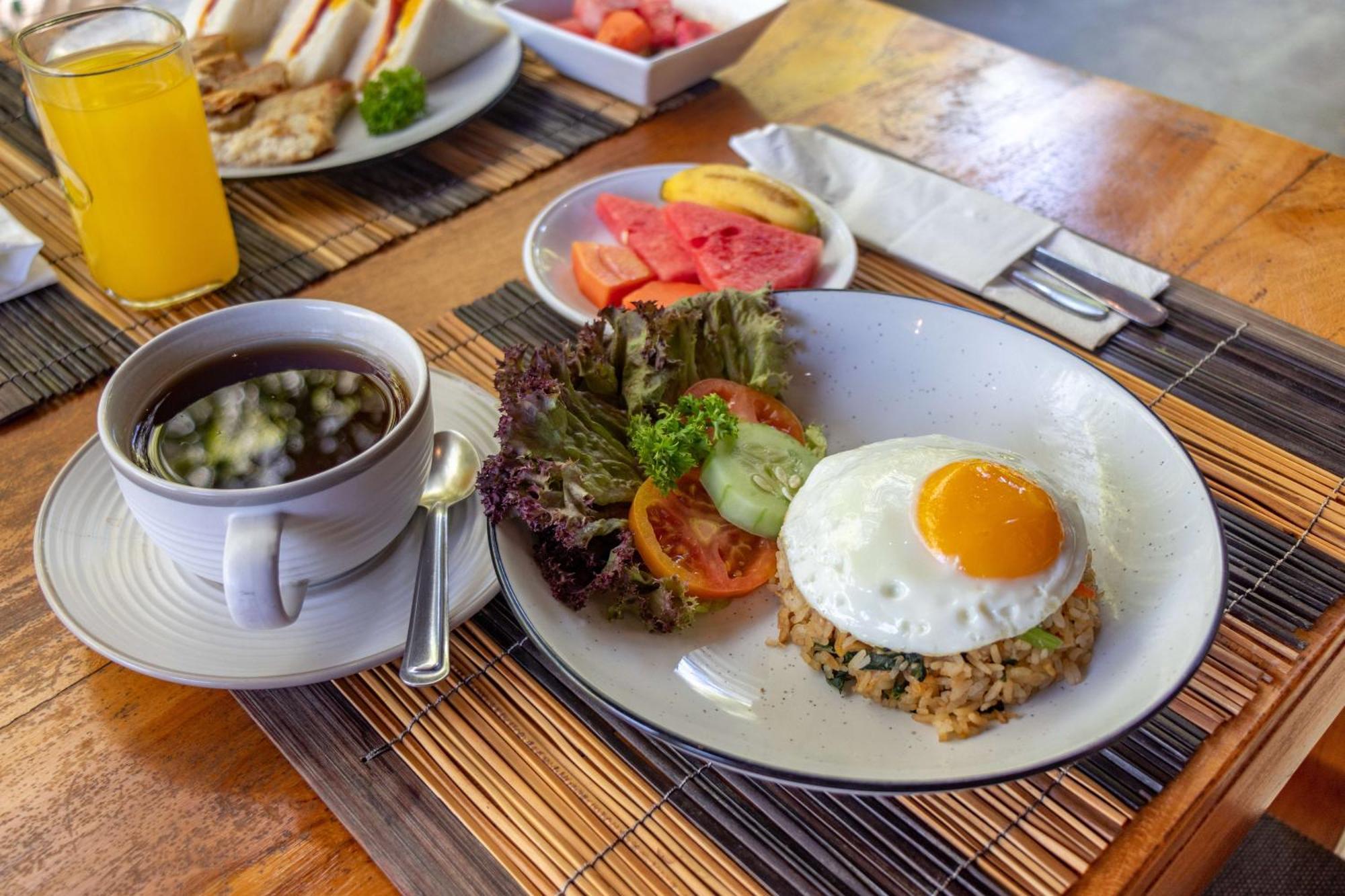 Aleesha And 4* Sanur